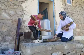Öğretmen, Köy Okulunu Yeniledi