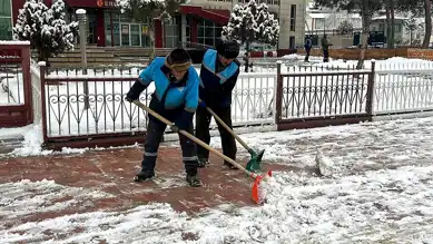 Doğu Anadolu'da Yoğun Kar Yağışı Ulaşımı Felç Etti