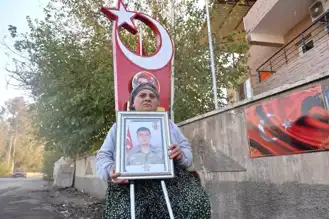 Şehit Annesinin Gözyaşları Silah Arkadaşları Tarafından Dindirdi