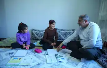 Farklı Göz Renkli Kız Kardeşler Göz Kamaştırıyor!