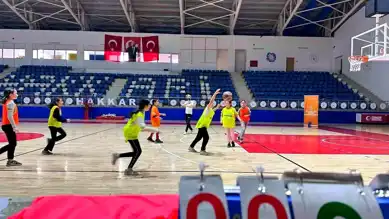 Hakkari'de 1416 Çocuk Basketbolla Sosyalleşiyor