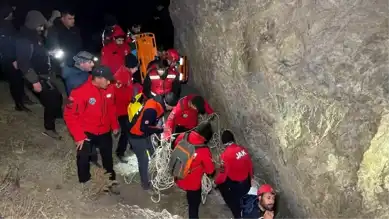 Hakkari'de Arıcı 300 Metreden Düştü, Hayatını Kaybetti