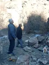 Dağdan Düşen Kaya Parçaları Kamyoneti Tehdit Etti
