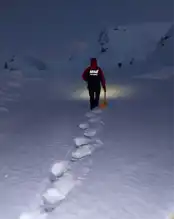Hakkari'de Kar Yağışı Mahsur Kalan Aileyi Kurtardı