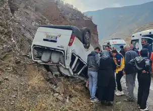Doğu Anadolu'da Minibüs Kazası: 4 Yaralı