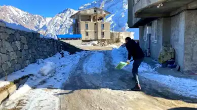 Hakkari'de Sibirya Soğuğu Hayat Durduruyor
