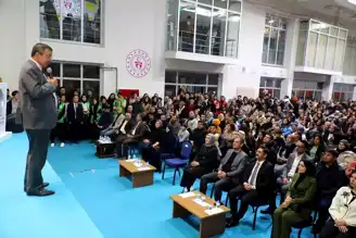 Yazar Hayati İnanç Hakkari'de Söyleşi Verdi