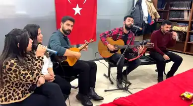 Yüksekova Kütüphanesinde Öğrenciler Halay Çekti!