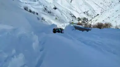 Yüksekova'da Çığ Tehlikesi Geçti