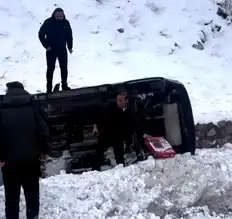 Yüksekova'da Trafik Kazası: 3 Yaralı