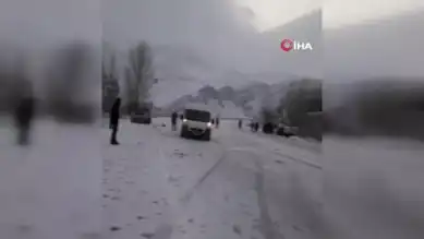 Doğu Anadolu'da Buzlanma Nedeniyle Trafik Kazası: 4 Yaralı
