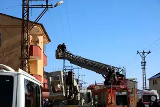 Yüksekova'da Yangın: 7 Kişi Kurtarıldı