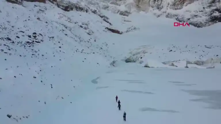 Cilo Dağları'ndaki Büyülü Buz Dönüşümü