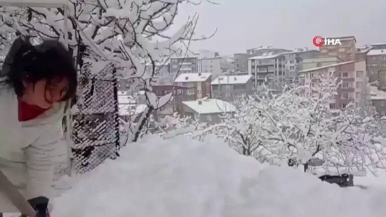 Hakkari'de Yollar Kapalı: 132 Yerleşim Yeri Ulaşılmaz!