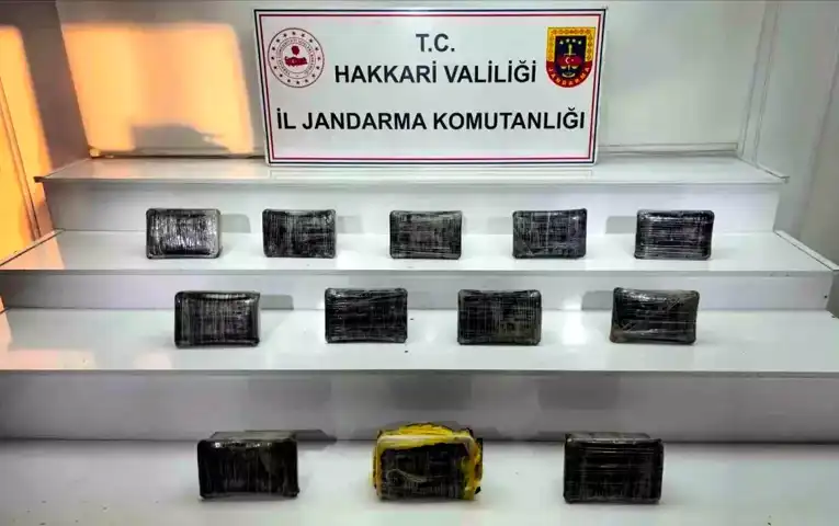 Hakkari'de 15,5 Kilo Metamfetamin Ele Geçti