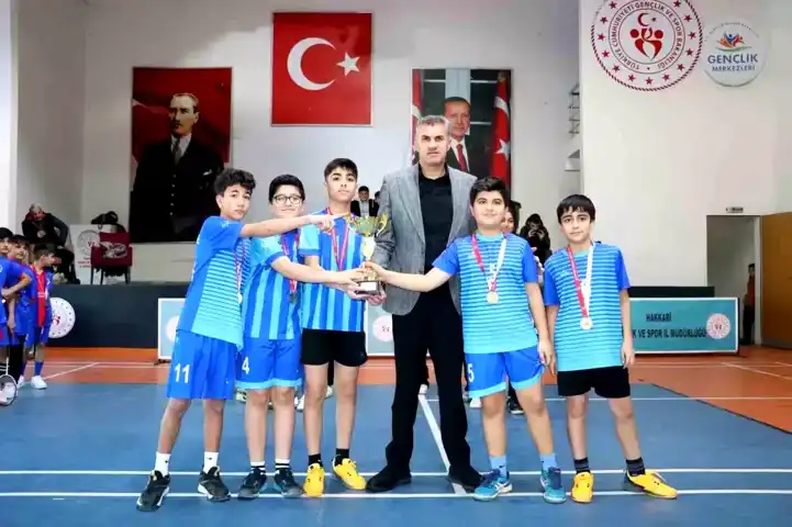 Hakkari'de Badminton Şampiyonası Sonuçlandı