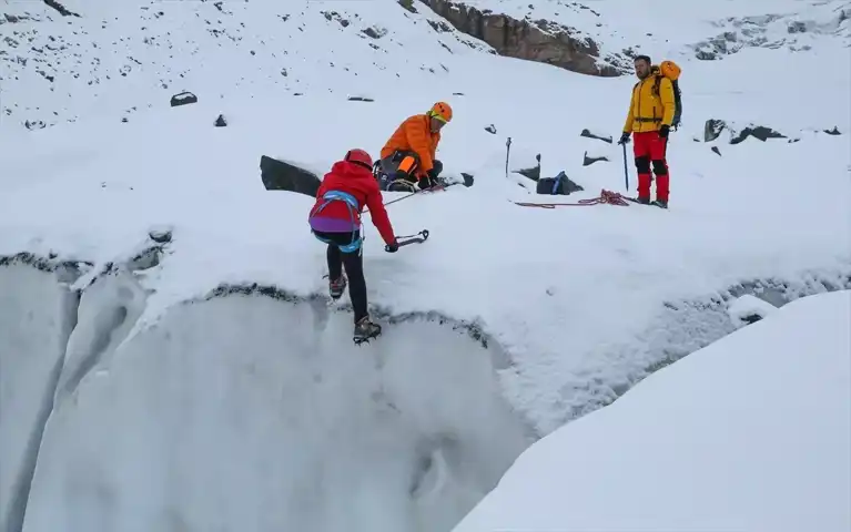 Hakkari Cilo Dağı'nda Buz Tırmanışı Heyecanı