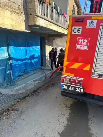 Hakkari'de Evde Bodrum Yangını!