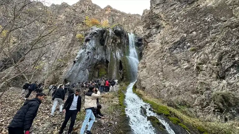 Hakkari'de Gençlere Kayak Merkezi Kampı