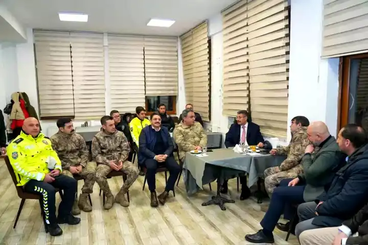 Hakkari'de Yılbaşı Güvenli Geçiyor