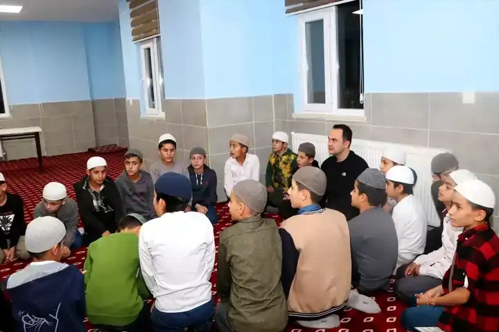 Kaymakam Demirci, Regaip Kandilinde Kur'an Kursu Öğrencileriyle Buluştu