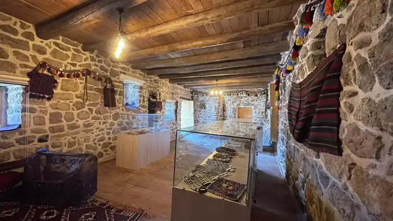 Tarihi Kale Evleri Yeniden Yaşıyor: Çukurca'da Restorasyon Tamamlandı