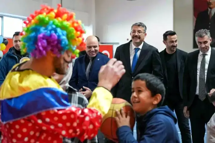 Vali, Engelliler Günü'nde Dayanışma Çağrısı Yaptı