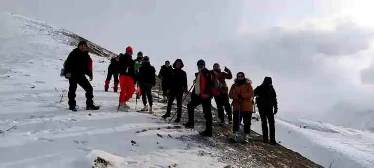 Vatan Tepesi'nde Deprem Kurbanlarını Anma Tırmanışı