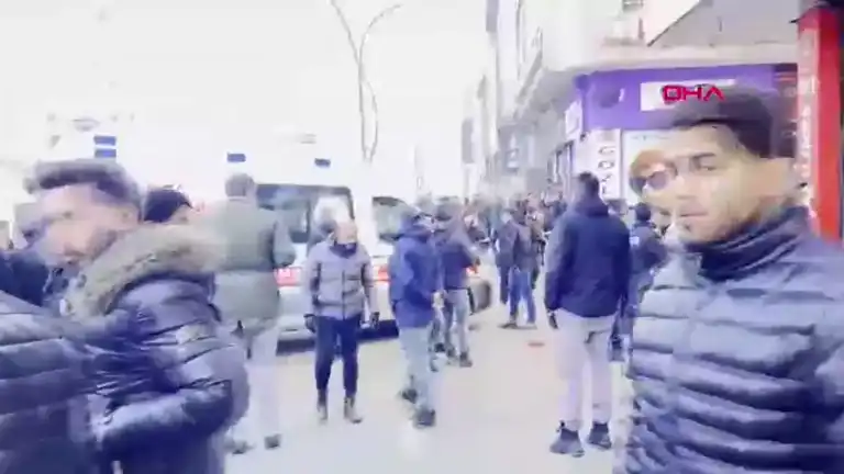 Yüksekova'da Bıçaklı Kavga: 3 Yaralı