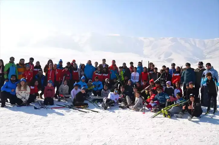 Yüksekova'da Kayaklı Koşu İl Birinciliği