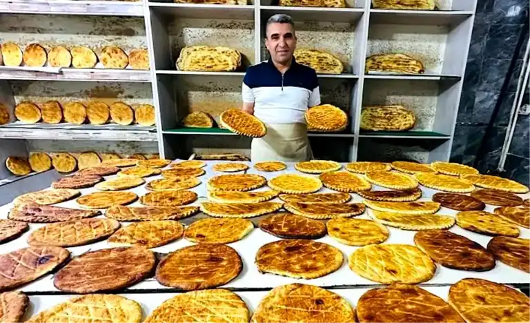 Yüksekova'da Van Çöreğiyle Sahur Keyfi