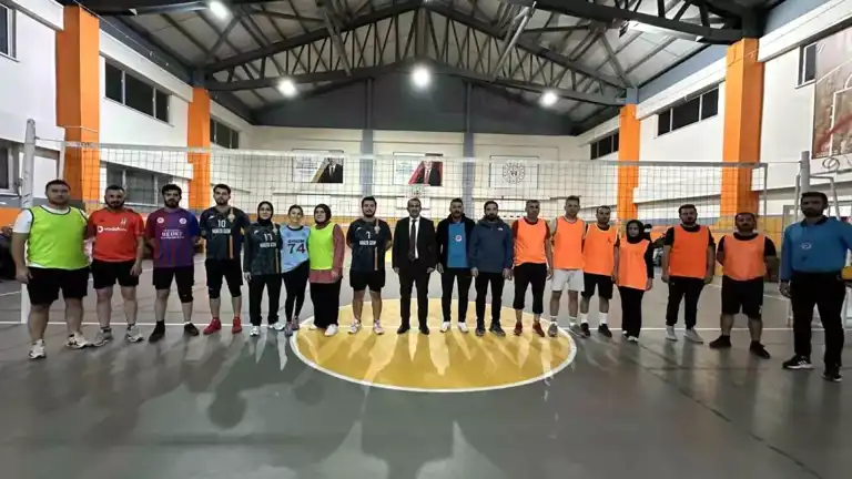 Öğretmenler İçin Voleybol Turnuvası